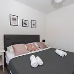 Paolo Apartment, Parking, Terrace, Netflix Апартаменты