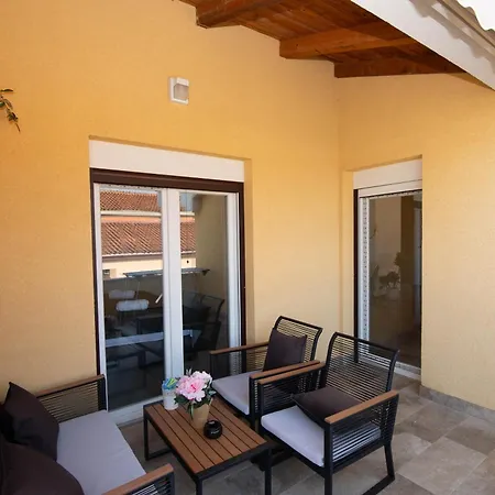 Paolo Apartment, Parking, Terrace, Netflix זאדאר