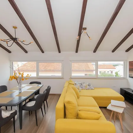 Paolo Apartment, Parking, Terrace, Netflix Zadar